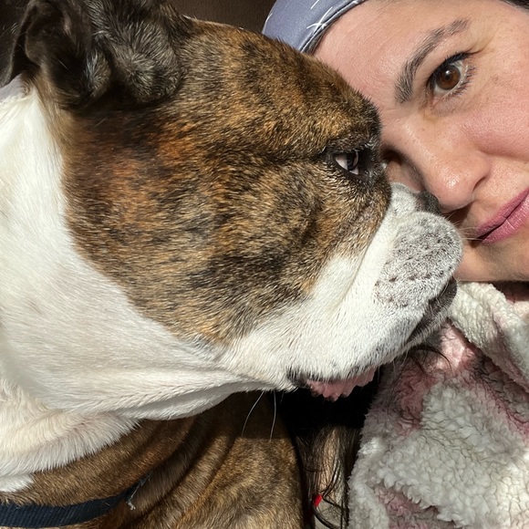 Meet your Posher, Kat - Picture 2 of 2